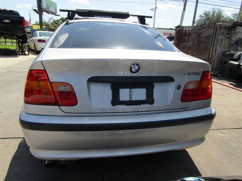 Used 2005 BMW 325i Sedan image 3