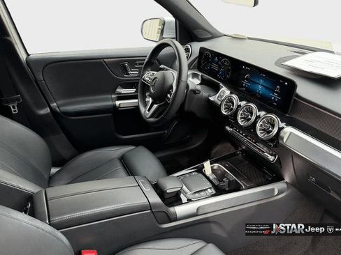 Used 2022 Mercedes-Benz GLB 250 4MATIC w/ Premium Package Lite image 15