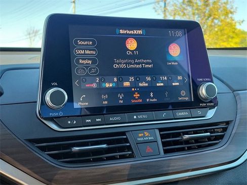 Used 2024 Nissan Altima 2.5 SV image 28