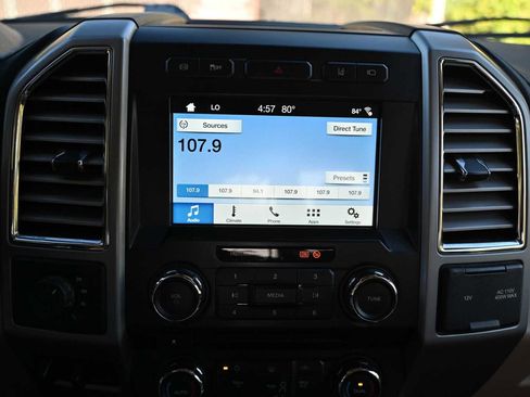 Used 2017 Ford F450 Lariat w/ Tow Technology Bundle image 12