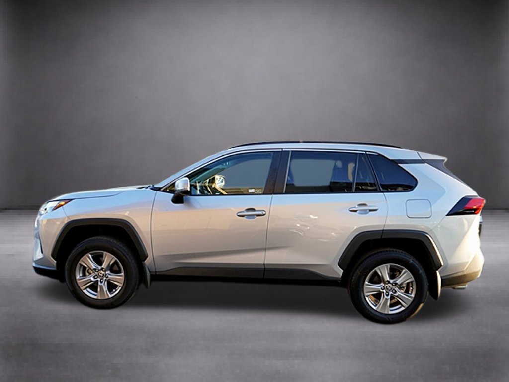 Used 2024 Toyota RAV4 XLE FWD image 9