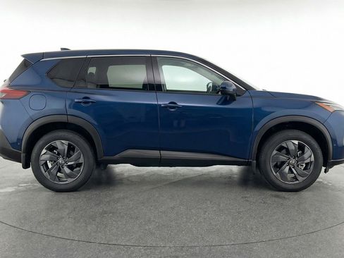 Used 2025 Nissan Rogue SV image 11