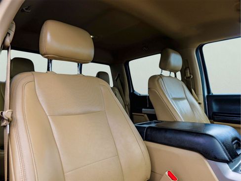 Used 2015 Ford F150 Lariat RWD image 17