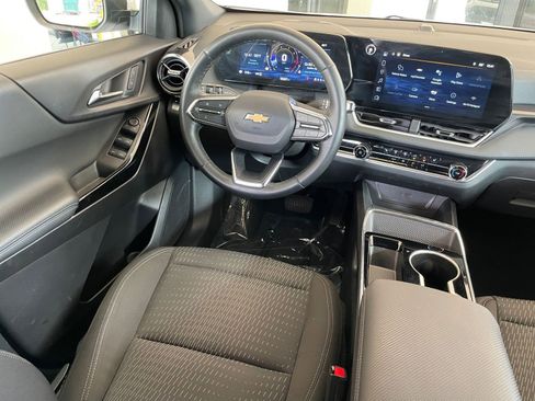 Used 2025 Chevrolet Equinox LT image 33