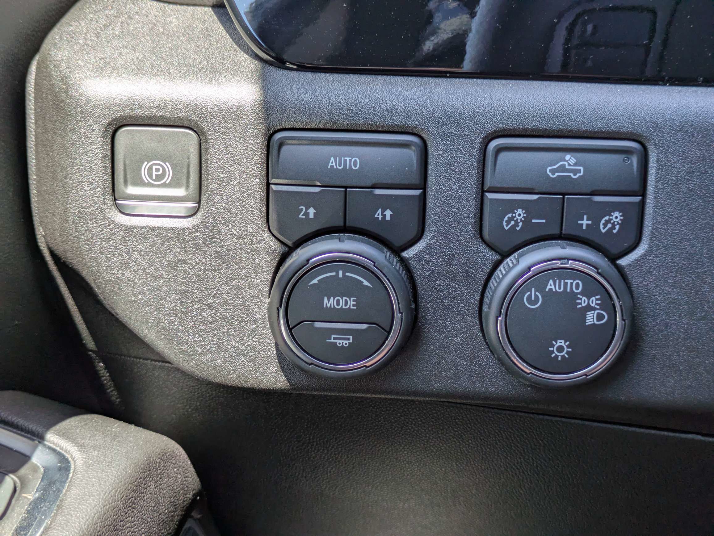 Used 2023 Chevrolet Silverado 1500 LT AWD/4WD image 36