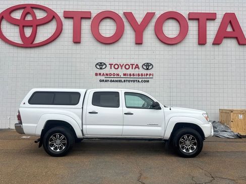 Used 2013 Toyota Tacoma PreRunner image 4