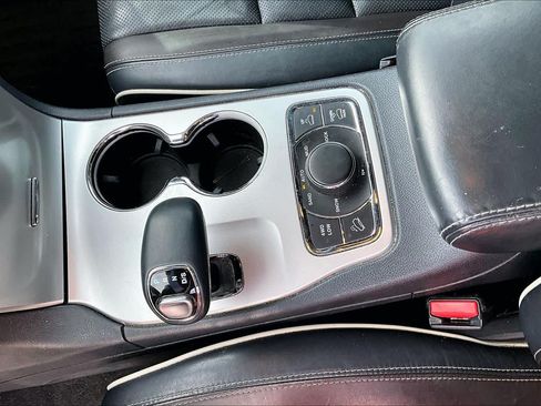 Used 2014 Jeep Grand Cherokee Overland w/ Advanced Technology Group AWD/4WD image 16