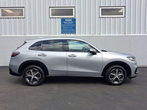 Used 2023 Honda HR-V EX-L image 9