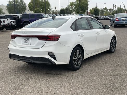 Certified 2024 Kia Forte LXS FWD image 5
