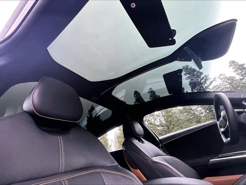 Used 2022 Lucid Air Grand Touring image 25