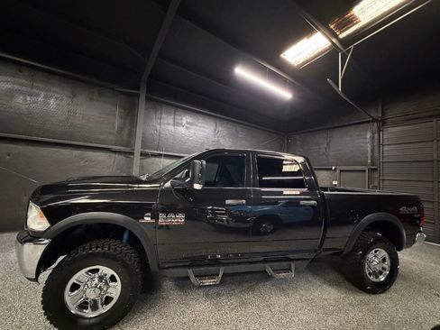 Used 2017 RAM 2500 Tradesman w/ Chrome Appearance Group AWD/4WD image 8