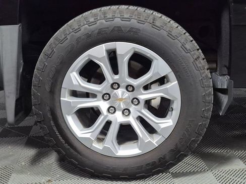 Used 2017 Chevrolet Silverado 1500 LT w/ High Desert Package AWD/4WD image 26