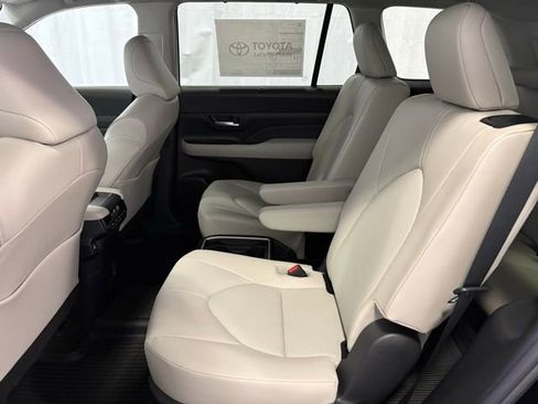 New 2026 Toyota Grand Highlander AWD Hybrid image 10