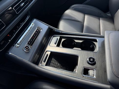New 2026 Lincoln Aviator AWD image 15
