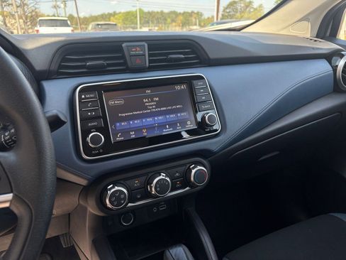 Used 2025 Nissan Versa SV image 25