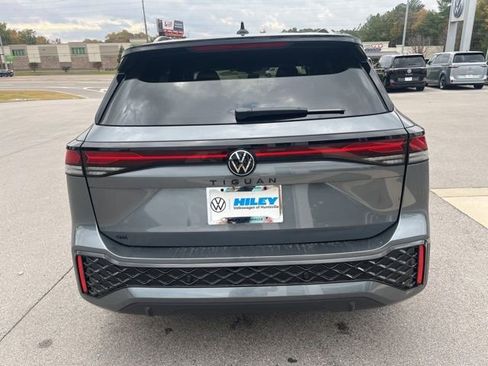 New 2026 Volkswagen Tiguan SE R-Line image 4