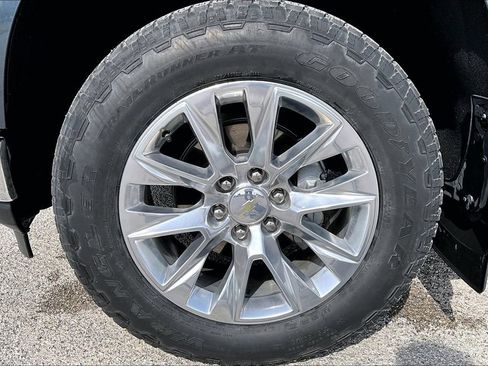 Used 2021 Chevrolet Silverado 1500 LTZ w/ Technology Package AWD/4WD image 9