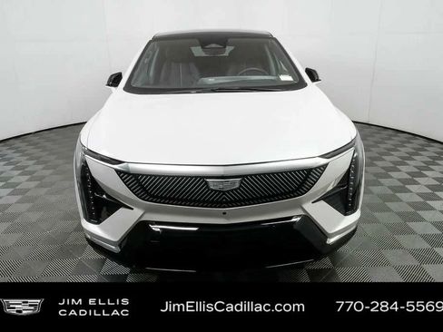 Used 2025 Cadillac Optiq Luxury 2 w/ LPO, Floor Liner Package AWD/4WD image 33
