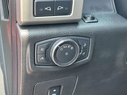Used 2016 Ford F150 Lariat w/ Equipment Group 502A Luxury AWD/4WD image 20