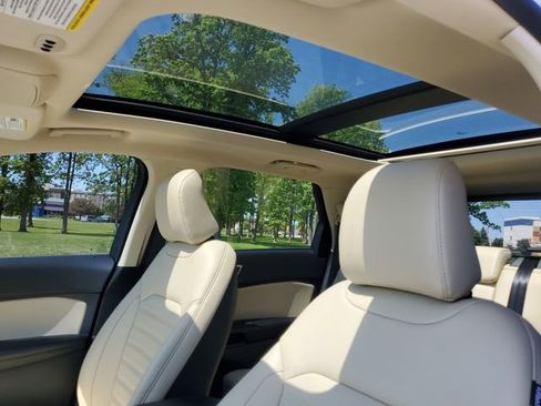 Certified 2024 Ford Edge SEL w/ Convenience Package AWD/4WD image 10
