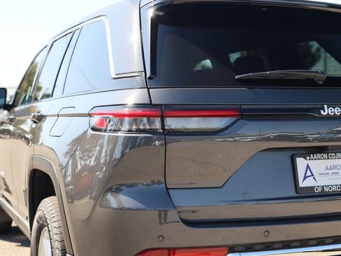 New 2025 Jeep Grand Cherokee Laredo w/ MOPAR Finishing Package image 10