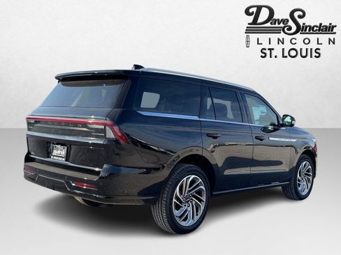 New 2025 Lincoln Navigator Reserve image 5