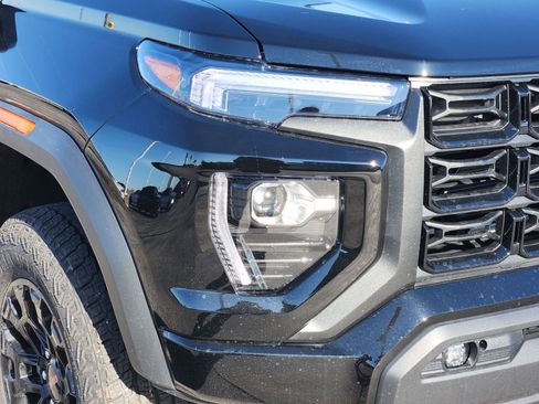 New 2026 GMC Canyon Elevation w/ Convenience Package image 10