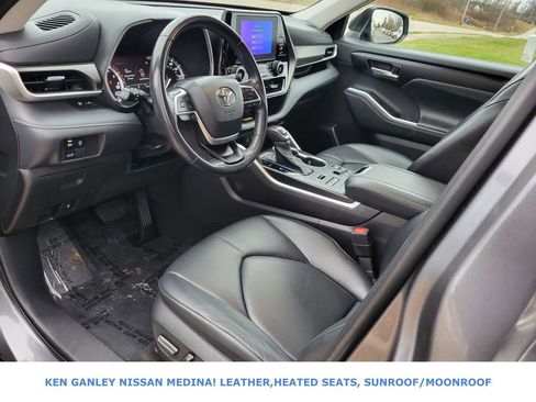 Used 2023 Toyota Highlander L image 25