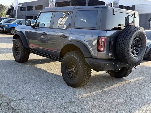 New 2026 Ford Bronco Badlands w/ Sasquatch Package AWD/4WD image 4