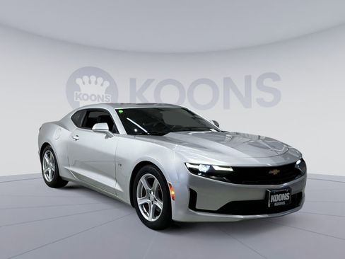 Used 2019 Chevrolet Camaro LT image 18