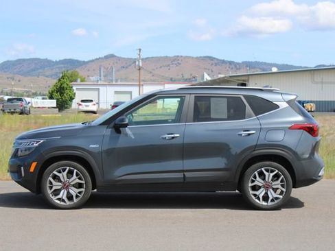 Used 2021 Kia Seltos SX w/ SX Sunroof Package AWD/4WD image 3