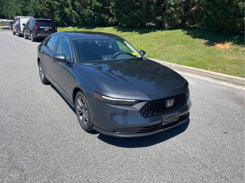 Used 2024 Honda Accord EX image 4