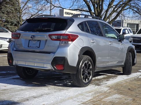 Used 2022 Subaru Crosstrek 2.0i Premium image 16