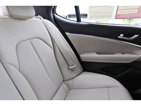 Used 2026 Genesis G70 2.5T RWD image 14