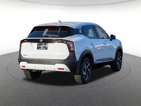 Used 2025 Nissan Kicks SV image 5