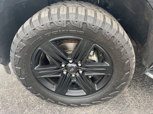 Used 2020 Ford Expedition XLT w/ Equipment Group 202A AWD/4WD image 22