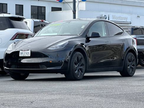 Used 2024 Tesla Model Y Long Range RWD image 8