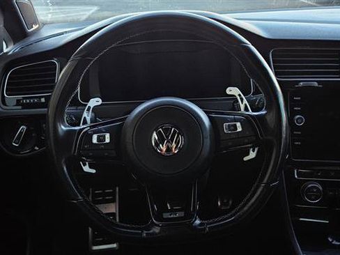 Used 2018 Volkswagen Golf R 4-Door image 10