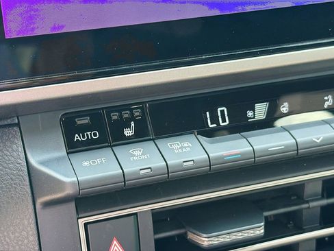 Used 2025 Toyota Camry XSE FWD image 19