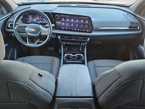 Used 2024 Chevrolet Traverse LT image 18