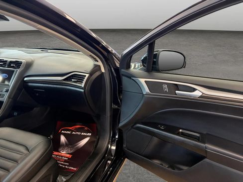 Used 2020 Ford Fusion SEL FWD image 19