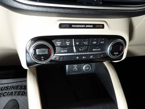 Used 2021 Ford Escape SEL w/ Technology Package AWD/4WD image 15