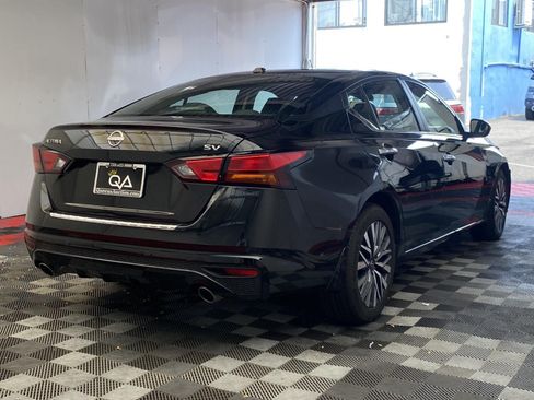 Used 2023 Nissan Altima 2.5 SV w/ SV Premium Package FWD image 5