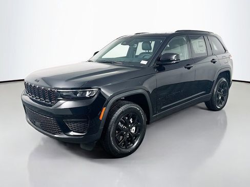 New 2025 Jeep Grand Cherokee Altitude image 3