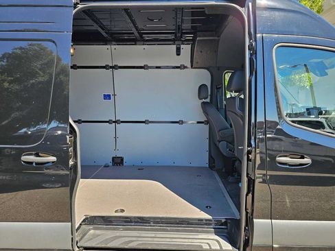 Used 2025 Mercedes-Benz Sprinter 2500 image 13