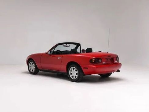 Used 1990 MAZDA MX-5 Miata 2D Convertible image 5