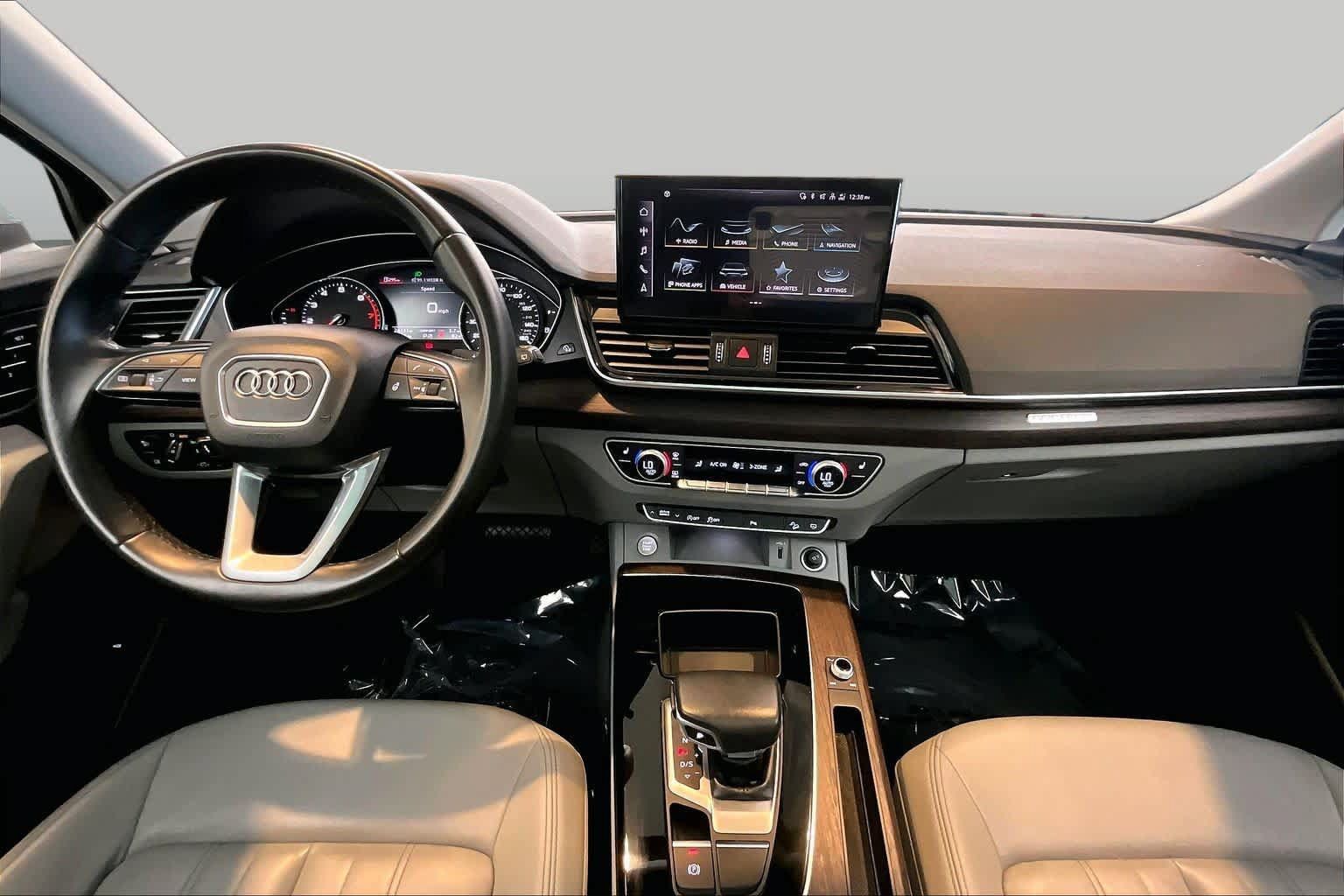 Used 2023 Audi Q5 2.0T Premium w/ Convenience Package AWD/4WD image 16