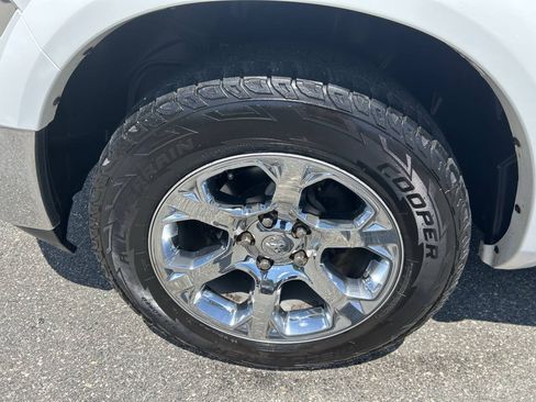 Used 2015 RAM 1500 Laramie AWD/4WD image 18
