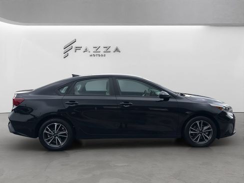 Used 2022 Kia Forte LXS FWD image 10