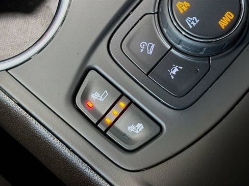 Used 2020 GMC Terrain SLE w/ Driver Convenience Package AWD/4WD image 25